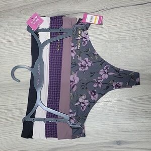 VINCE CAMUTO NO SHOW THONG.